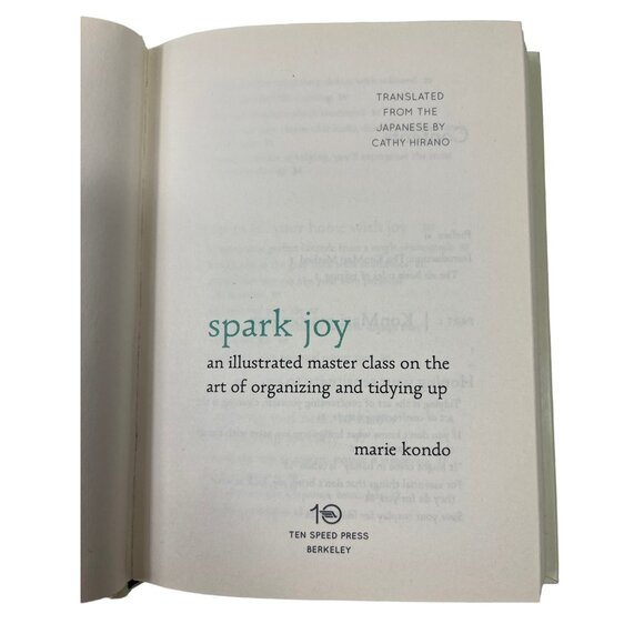 Spark Joy:  An Illustrated Master Class on the Art of Organizing and Tidying Up - Picture 7 of 16